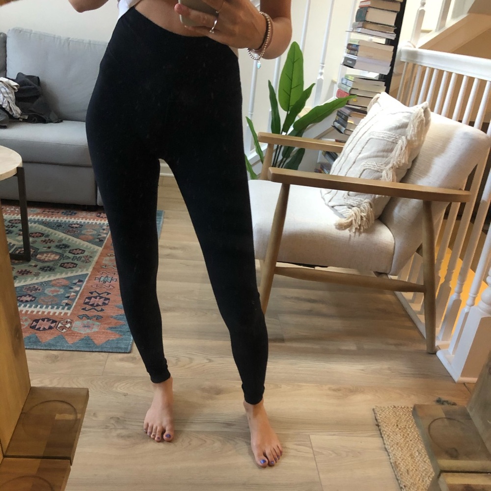 Aritzia TNA leggings